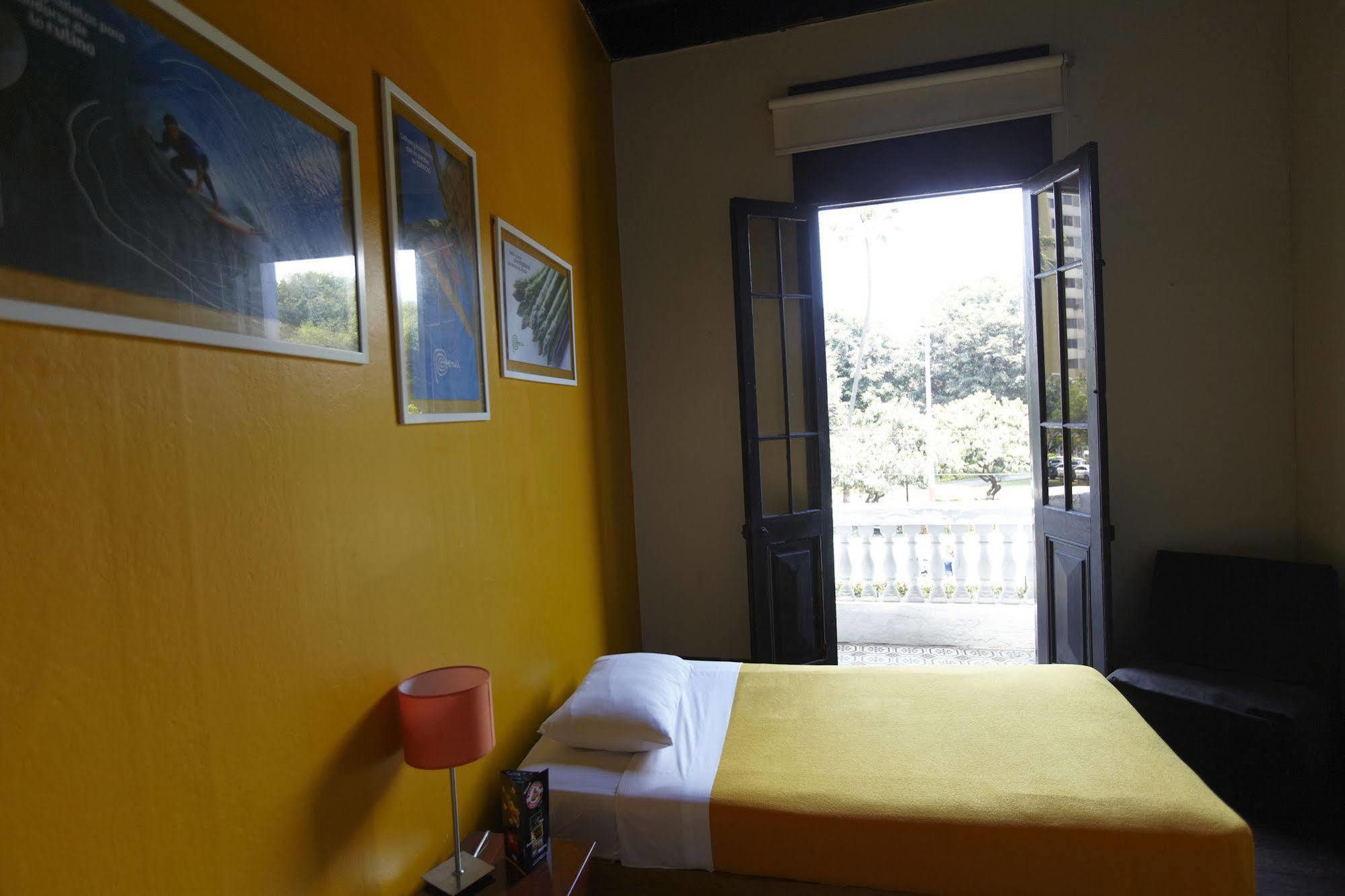 Flying Dog Lima B&B Εξωτερικό φωτογραφία
